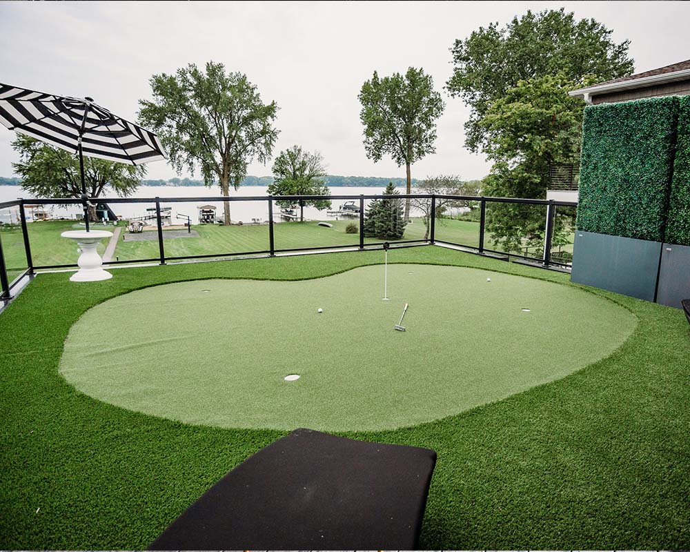 The porch golf putting area