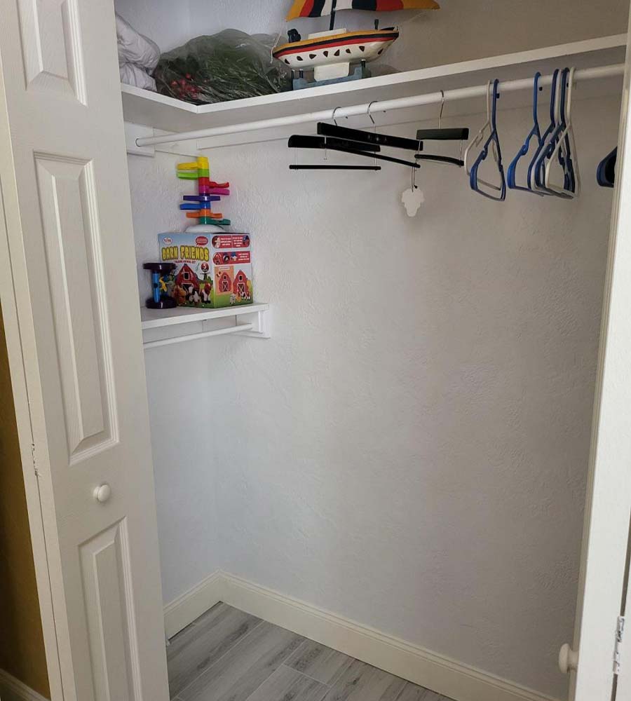 Closet + Office = Cloffice! | empty closet